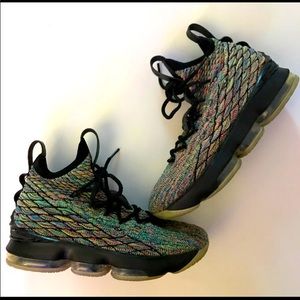 Nike LeBron XV multicolor